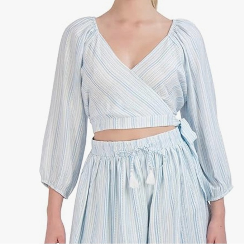 BCGeneration Women’s 3/4 sleeve V neck surplice side tie crop top NWT